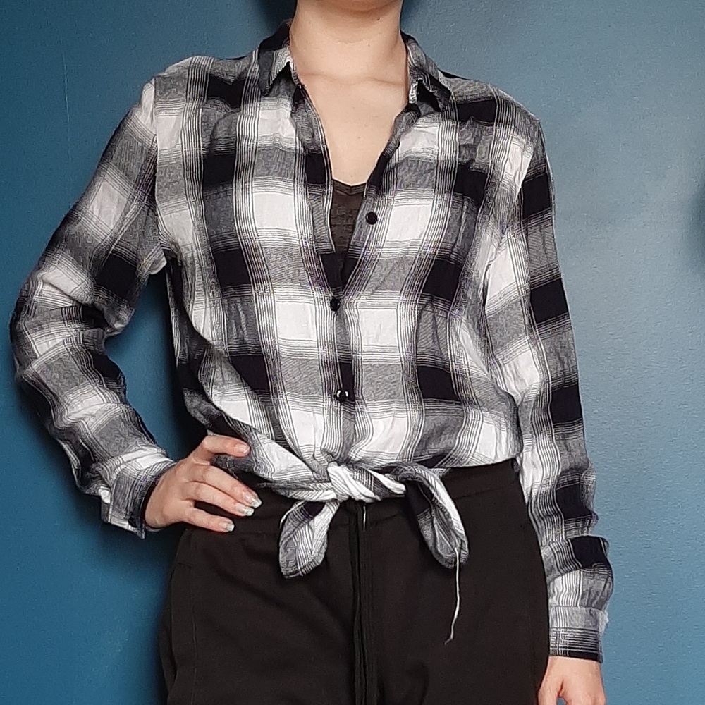 Lightweight white and black pattern shirt